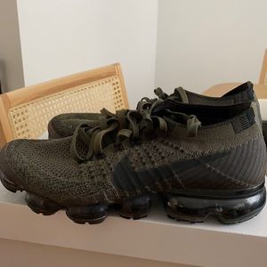 Men’s 7.5 Nike bubble air max